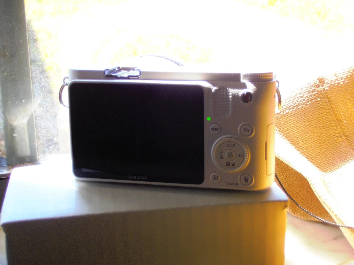 Фотоаппараты Samsung NX1000 беззеркальные сменные объективы