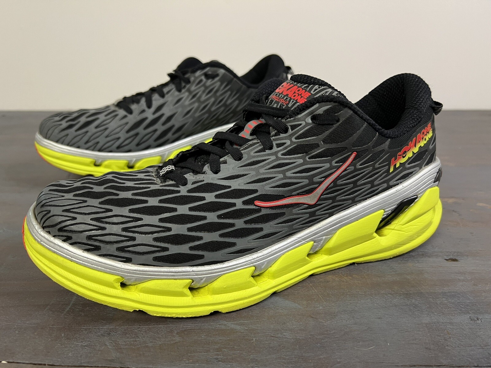 hoka vanquish 2