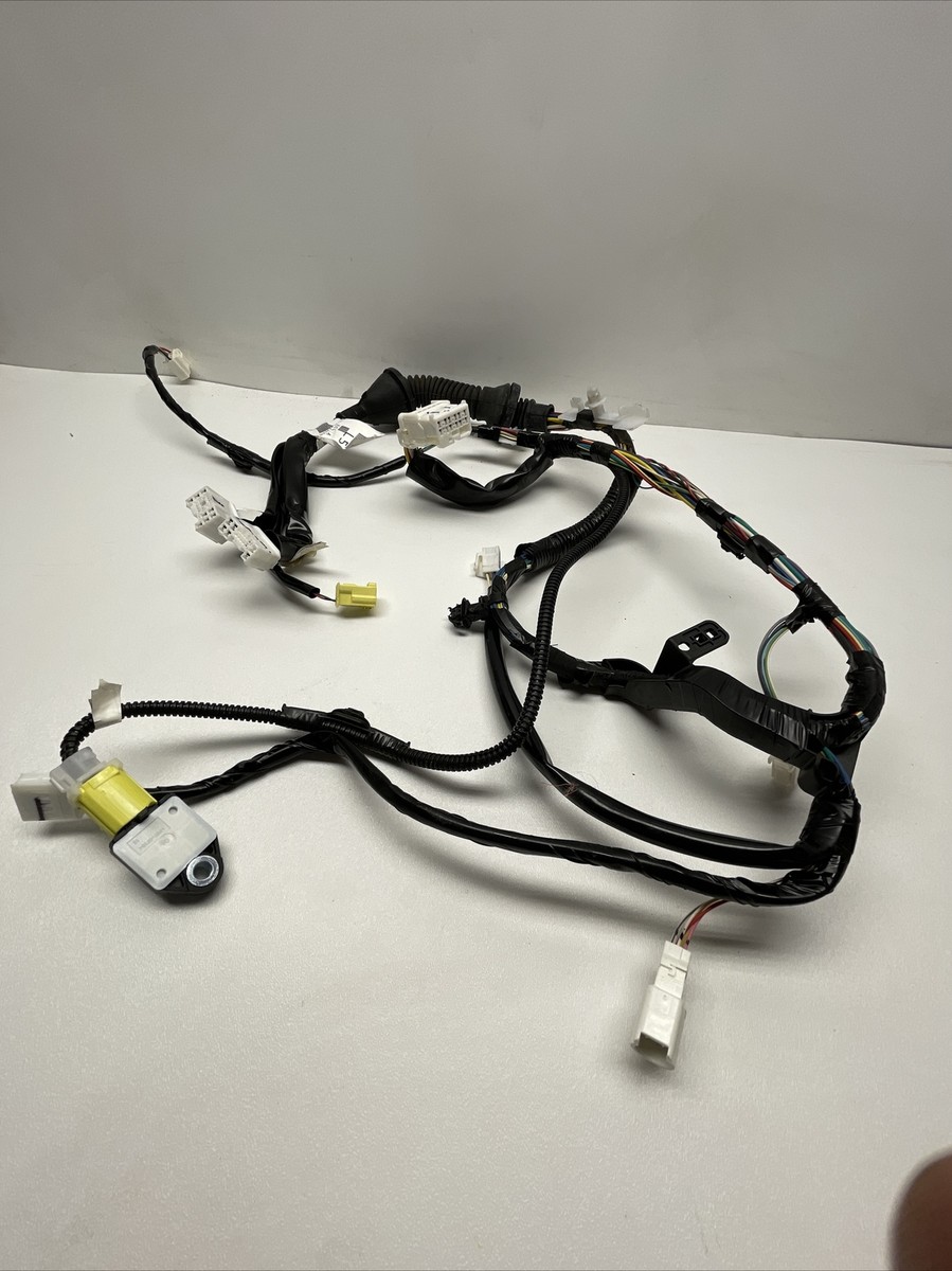 2019 Toyota Corolla LE Front Left Door Wiring Harness 82152-0Z382
