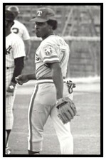 Lenny Randle (1977) Texas Rangers Vintage Baseball Postcard BL2