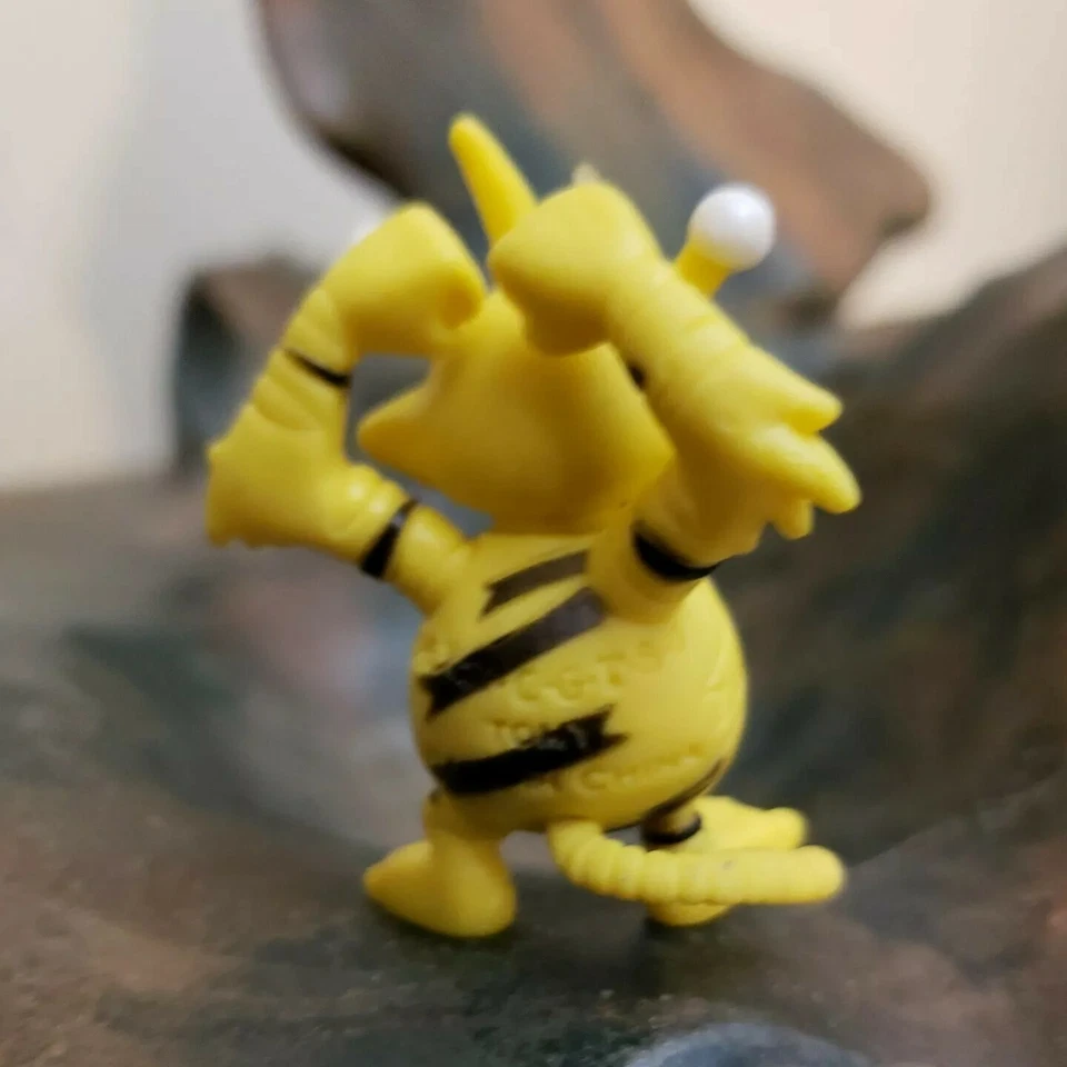 ELECTABUZZ Figura de Acción Pokémon De Colección Juguete TOMY Monstruo de Bolsillo 1 y 3/4" Foto 4 de 4