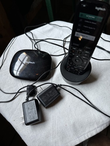 Pilot Logitech Harmony Ultimate ELITE ze stacją dokującą i koncentratorem dobry stan n916 - Zdjęcie 3 z 3
