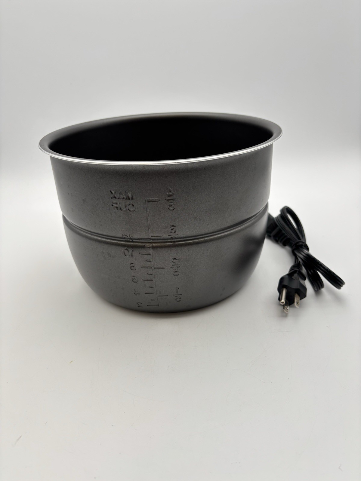 Xl 6 Qt  Inner Pot Only Replacement Pre Owned. With Cord