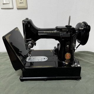 Singer Featherweight 222K Red S Rare Complete Set With Original Case And Accesor