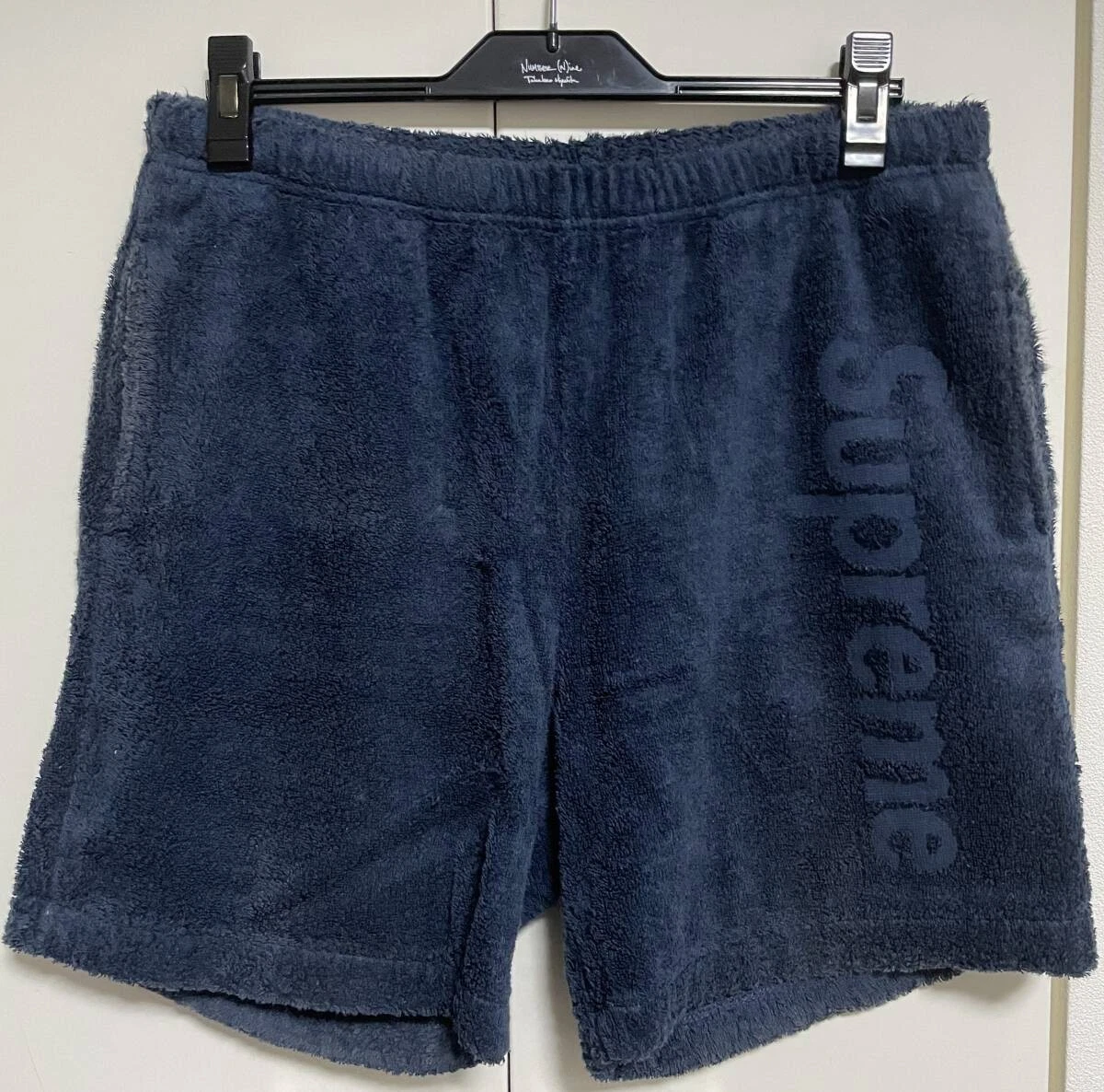 Short court logo éponge Supreme Terry bleu marine