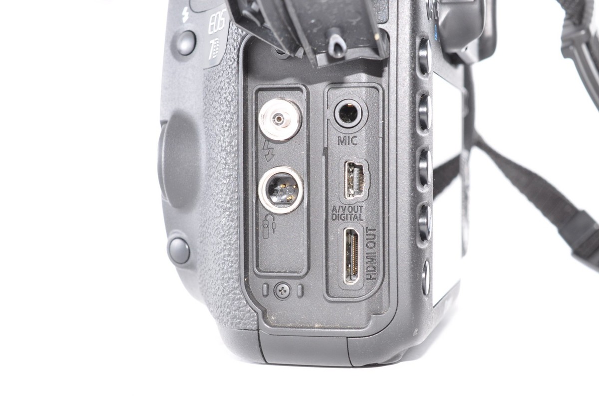 Canon 7D/EF-S 18-55mmIS (良品） Canon EOS 7D / Zoom Lens EF-S 18-55mm f/3.5-5.6 IS ii Near