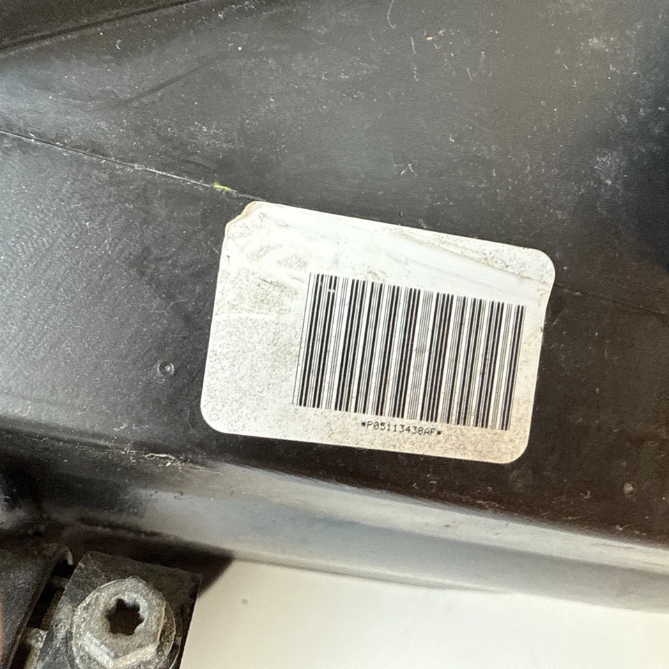 Faro pasajero derecho Volkswagen Routan 2009-2014 OEM 05113438AF ENVÍO GRATUITO Foto 4 de 4