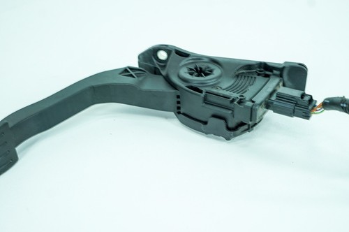 17-19 Ford Escape OEM Accelerator Gas Pedal Accelerator Throttle F1DC-9F830 5082 - Picture 8 of 16