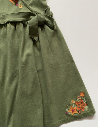 Gymboree Savannah Sunset Knit Olive Wrap Dress Embroidered Fit & Flare 5 NWT - Picture 3 of 3