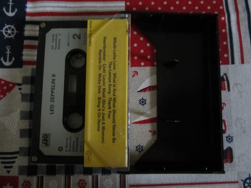LED ZEPPELIN 2 ORIGINAL 1972 ATLANTIC RECORDS AUDIO CASSETTE ALBUM PAPER LABEL - Picture 2 of 6