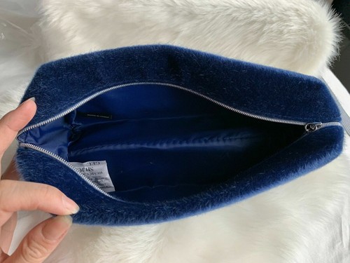 NUOVO! Lancome Borsa per trucco cosmetica in pelliccia sintetica blu scuro - Blu - Foto 3 di 6