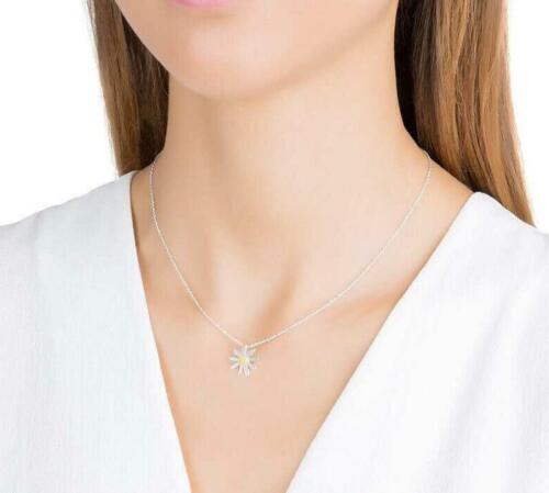 Elegant Flower Daisy Silver SP Gold Tone Pendant Necklace - Picture 2 of 2