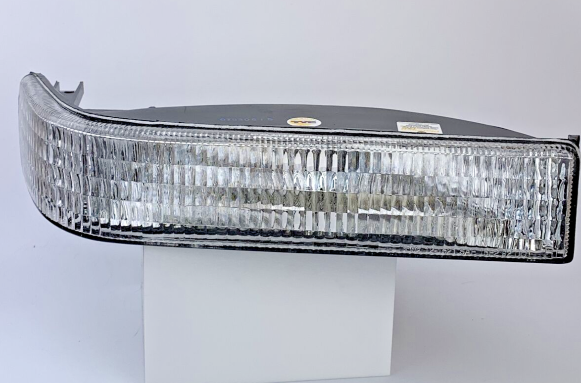 CH2521128 Turn Signal Light for 97-98 Jeep Grand Cherokee