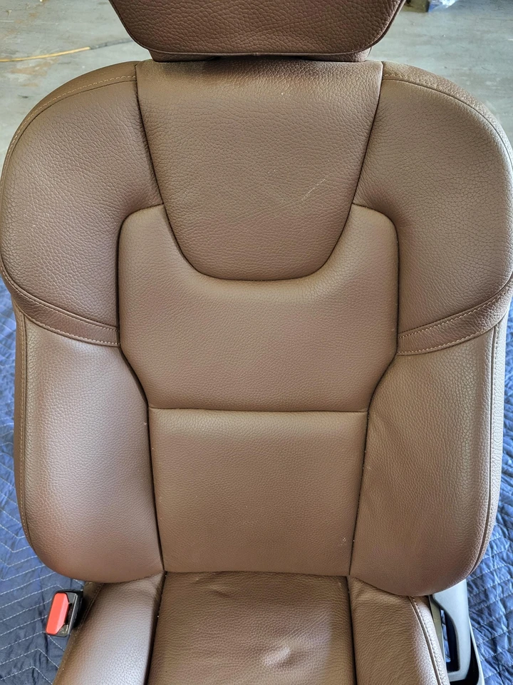 Asiento del conductor delantero izquierdo Volvo XC60 2022 2,0 L TRACCIÓN DELANTERA USADO OEM Foto 4 de 4
