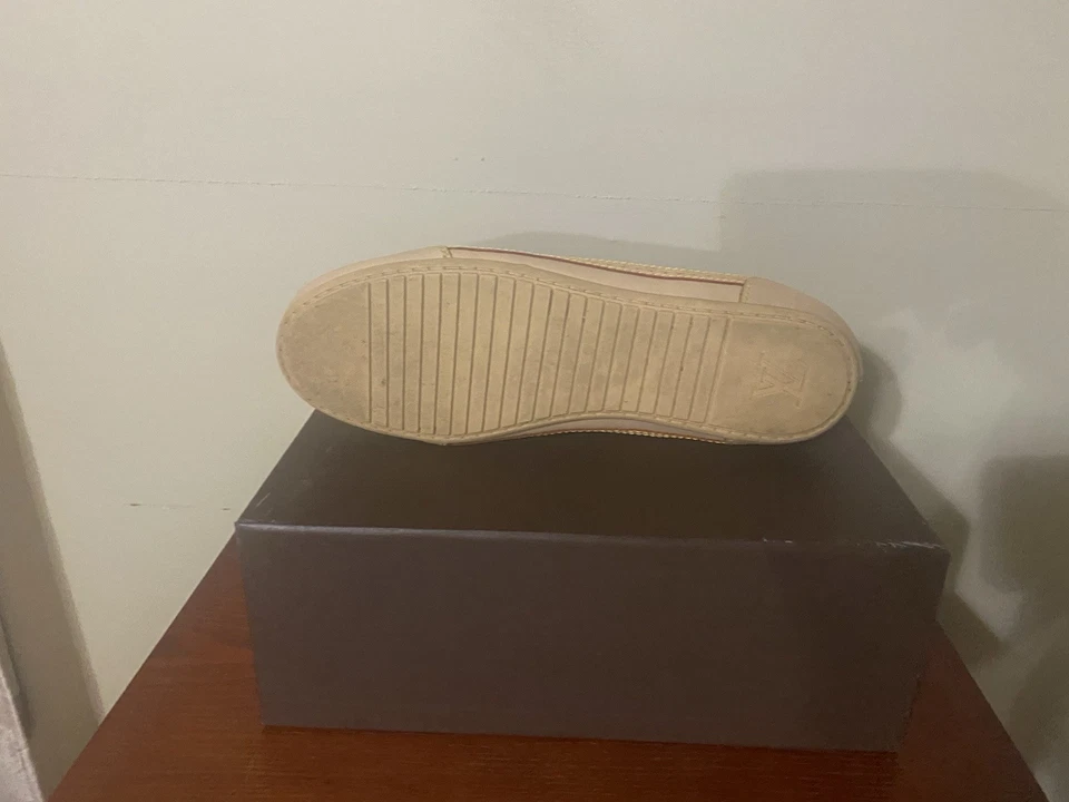 Louis Vuitton LV EU 41 US 8 - Cuero Marrón/Cordones Verdes - Usado Una Vez - Raro Foto 4 de 4