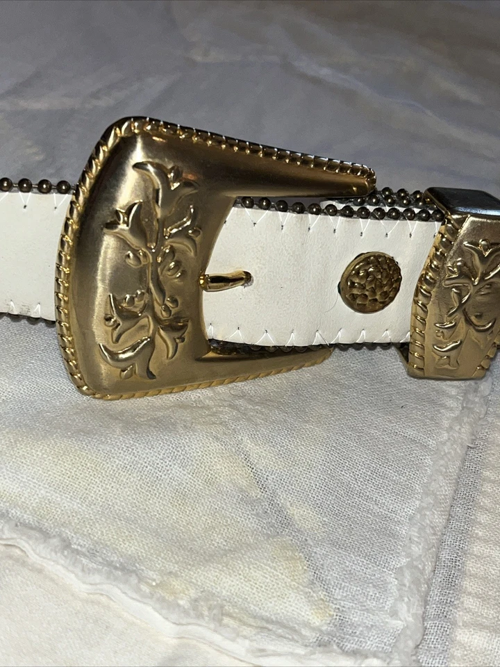 Cinturón Mujer Vaquera Occidental Blanco Con Diseño Tono Dorado Decoraciones Metal Foto 3 de 4
