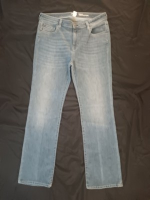 Amazon Essentials Women's Slim Bootcut Jean, Rinse, 14 Regular Blue 32'' Inseam 