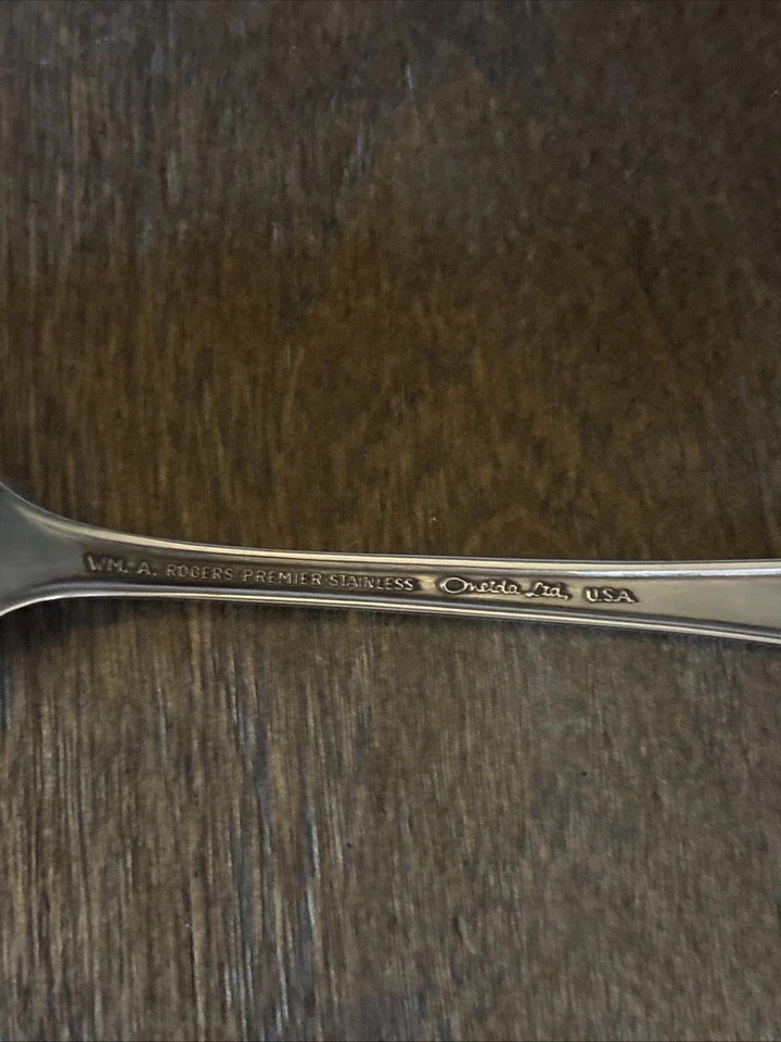 Oneida SENTIMENTAL ROSE Stainless Wm A Rogers Premier 1 Place/ Oval Spoon 6 3/4” - Image 2 of 4