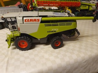 claas lexion 1:32