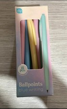 Pastellstifte mit blauer Tinte verschiedene Farben Schule Büro