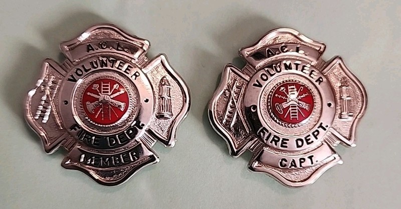 Pair Of A.C.L. Captain & Member Badges