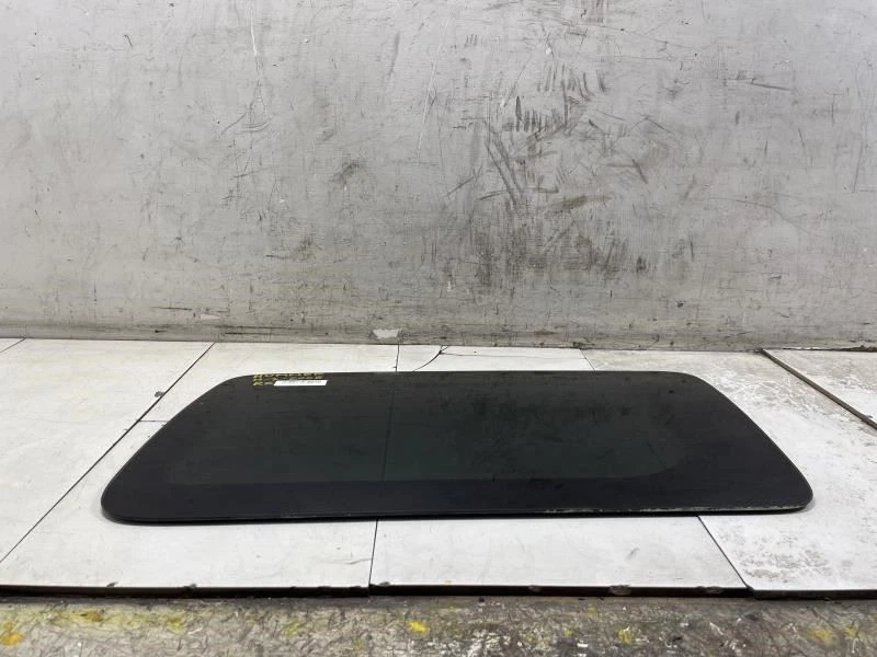 Hummer H3 2008 cuarto de cristal trasero derecho del lado del pasajero OEM+ Foto 4 de 4