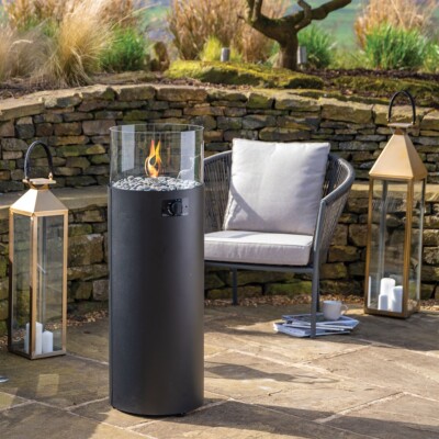 Cosiscoop Säulen Feuerstelle schwarz Laterne Outdoor Metall Heizung freistehend