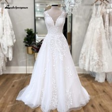 Plus Size Beach Wedding Dresses V Neck Sleeveless Floral Lace A-Line Bridal Gown