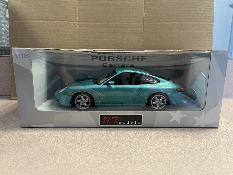 UT модели комплект лот: 1:18 Porsche 911 996 купе зеленый + боксер красный - Изображение 2 из 4