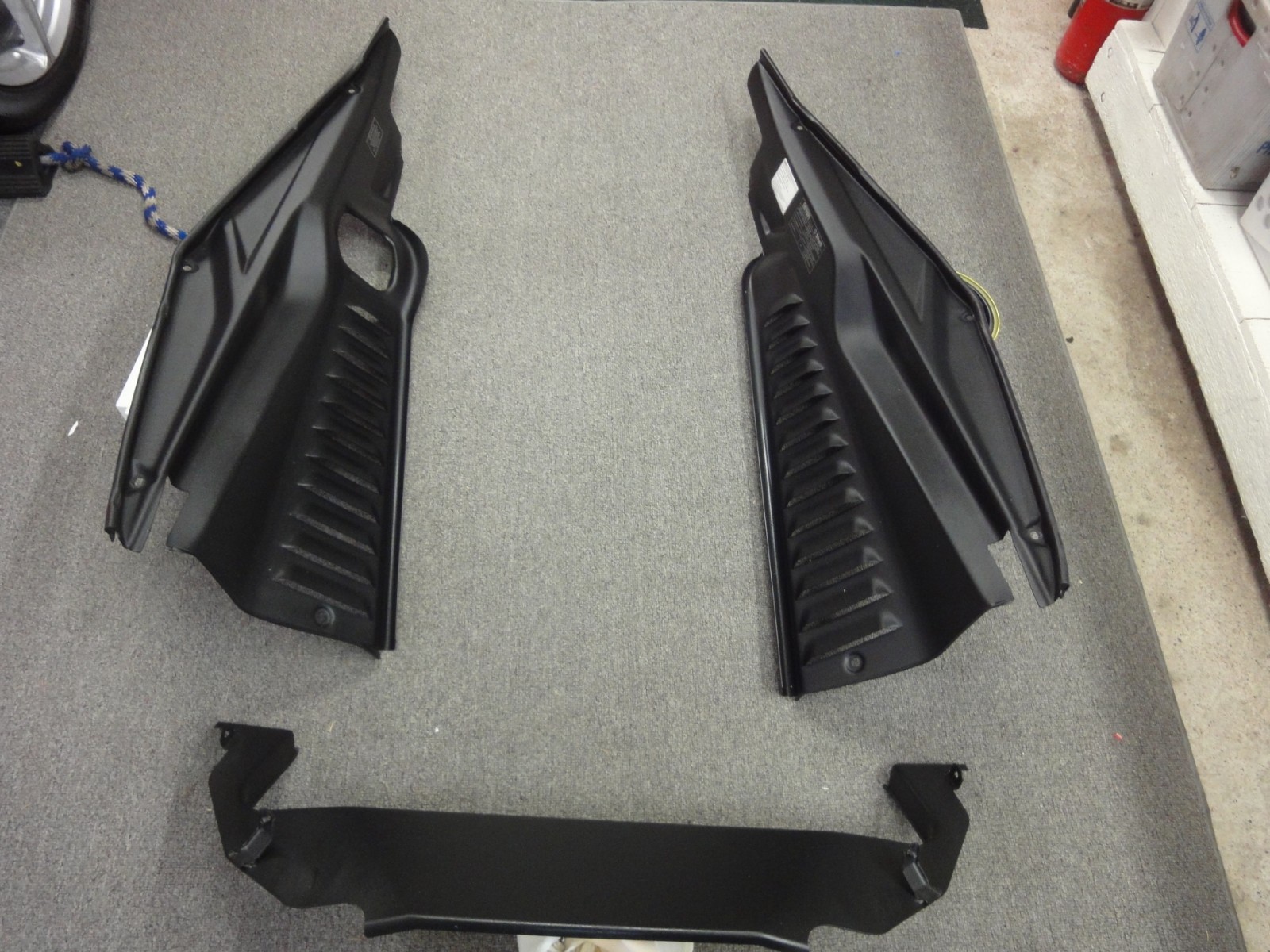 Ferrari 458 Italia OEM Engine Compartment 3 piece Partition Set Like NEW 2010-18