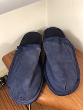 Conair Foot Vibes Massaging Slippers For Men with Pockets for Hot Packs