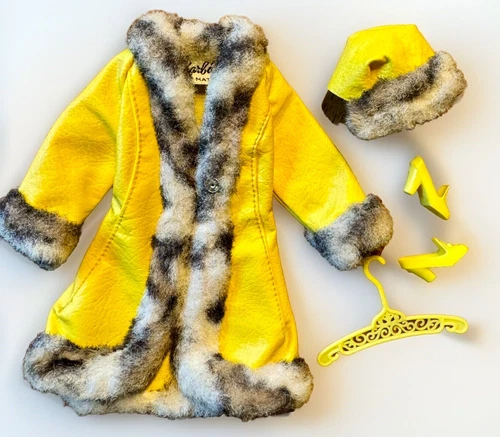 Barbie 1970 Great Coat #1459 Complete Lot Yellow Shoes Hat Hanger Set