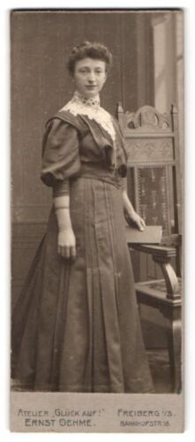 Photography Ernst Oehme, Freiberg i. S., Bahnhofstr. 18, Young Lady Wears Armrobe  - Picture 1 of 2