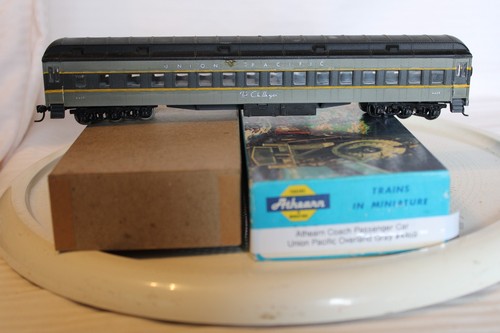 Coche de pasajeros escala HO Athearn, autobús, Union Pacific Overland gris #4469 construido | Zustand: Used