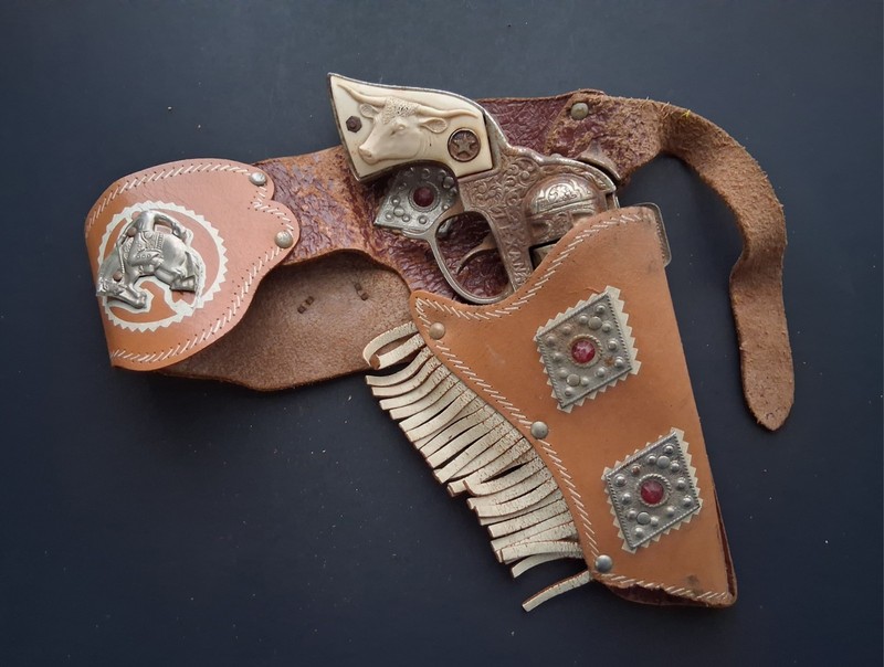 Vtg 1940s-50s Hubley Texan Cast Iron Cap Gun Pistol (as is) & Leather Holster 
