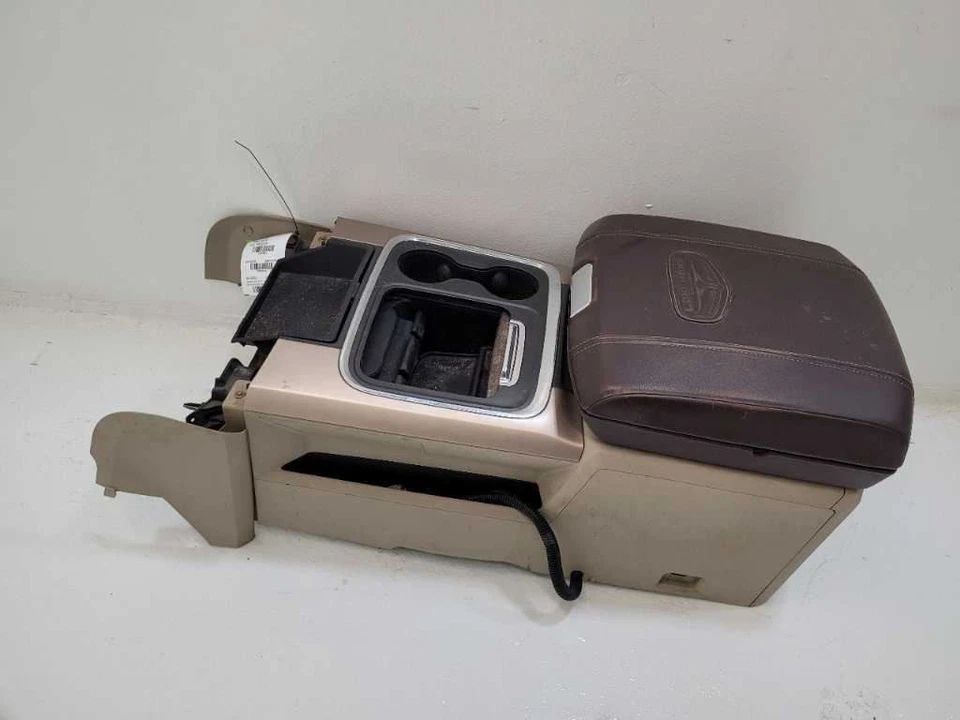 2014 - 2020 DODGE 1500 PICKUP Front Seat set Classic With console - Image 3 of 4