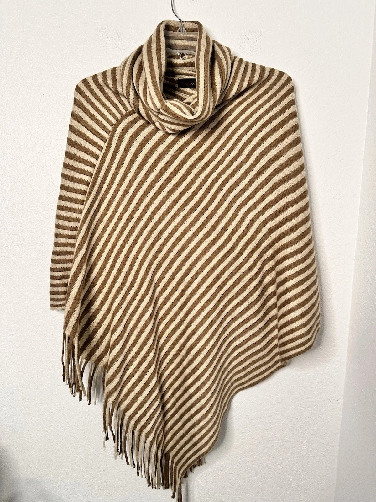 Top It Off Poncho Topper One Size Brown Cream Stripe Lightweight Fringe Poncho