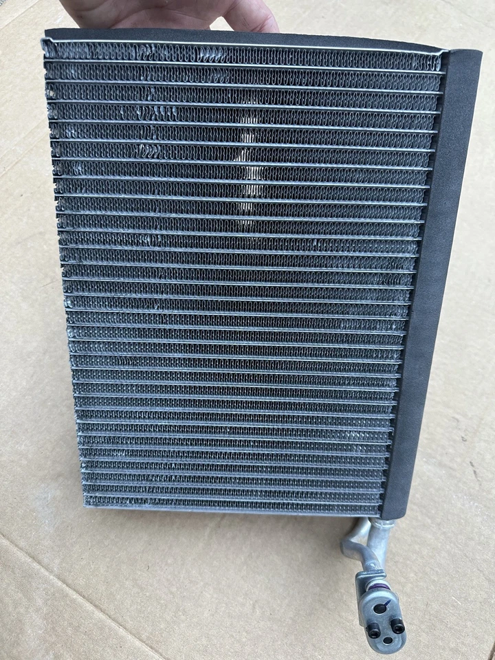 Núcleo evaporador Mercedes Genuino GLE550e GLE43 AMG GLE400 16-19 1668300058 USADO Foto 3 de 4