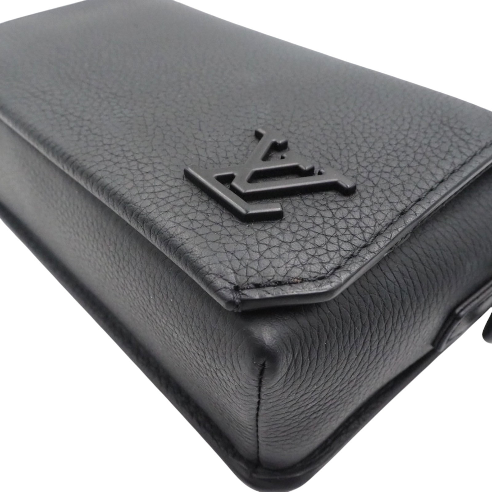 Louis Vuitton M82085 Fastline Wearable Wallet Shoulder Bag image 6