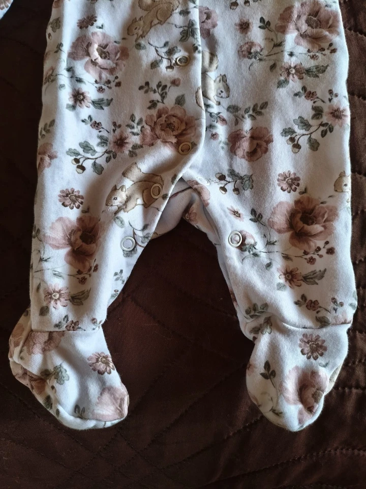 Schöner beiger Strampler Gr.50 Mädchen - durchknöpfbar - neuwertig - Bild 4 von 4