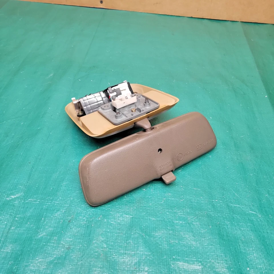 Luz de mapa del espejo retrovisor Toyota Previa 1991-1997 con reloj OEM 8781095D0403 Foto 3 de 4