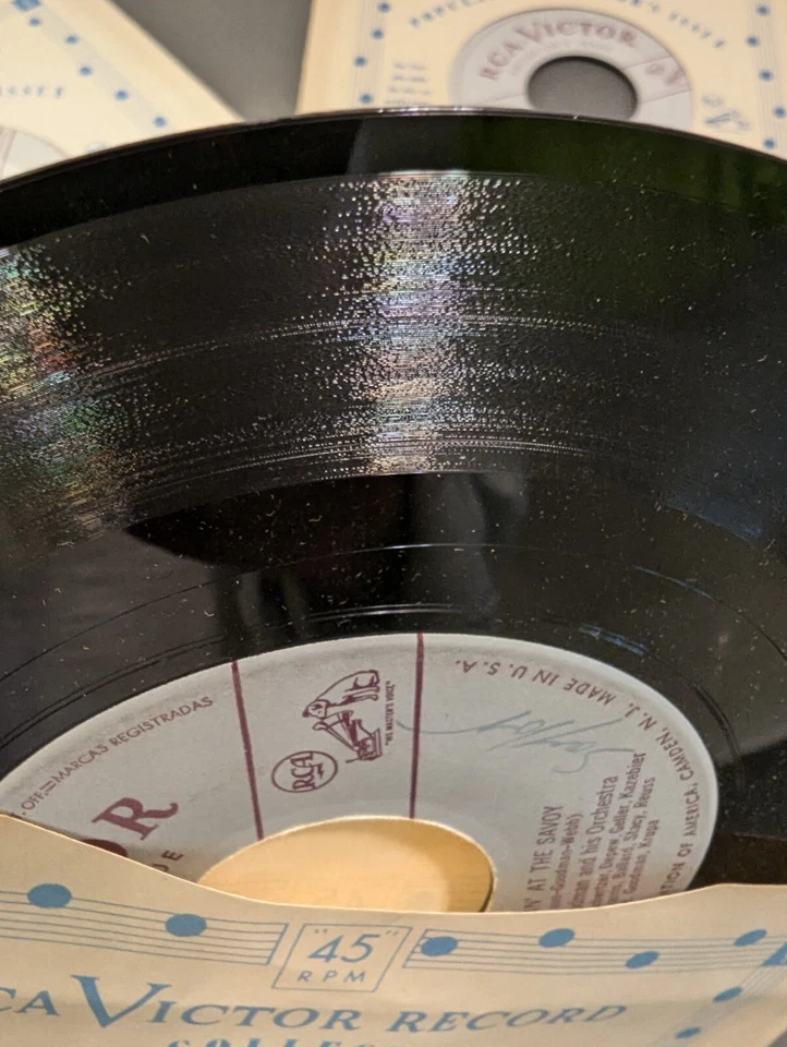 UP SWING WITH T DORSEY GLENN MILLER B GOODMAN A SHAW RCA BOXSET 4 X "45"rpm - Image 2 of 4