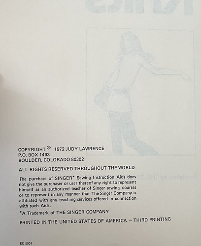 Vintage 1972 Singer “How to Sew Fashion Knits” Textbook Crafts Junk Journaling - Picture 4 of 8