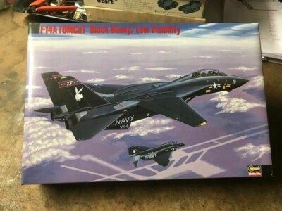  Rare Hasegawa F-14A TomCat Sqd VX-4 Black Bunny & VF-22..1/72.. Kit 51505 (SP5)