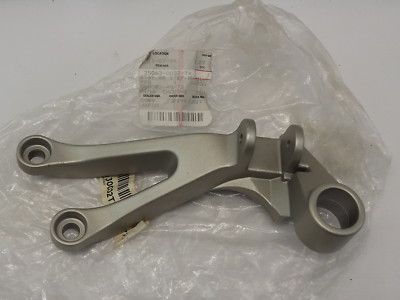 NOS KAWASAKI 35063-0032-TX RIGHT HAND REAR STEP STAY SILVER ZX600
