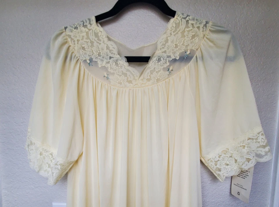 Camisón De Colección Shadowline Amarillo Nylon con Encaje en Mangas y Dobladillo-Sin Stock Talla S Foto 2 de 4