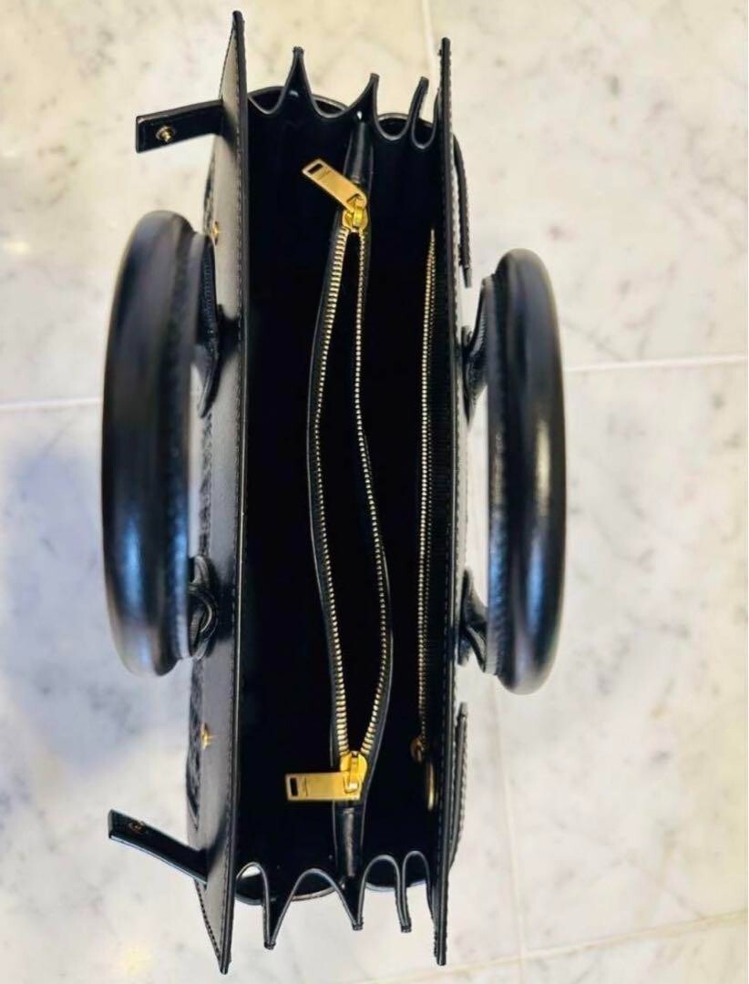 Saint Laurent Sac du Jour nano nero vera pelle con chiavi e cover borsa