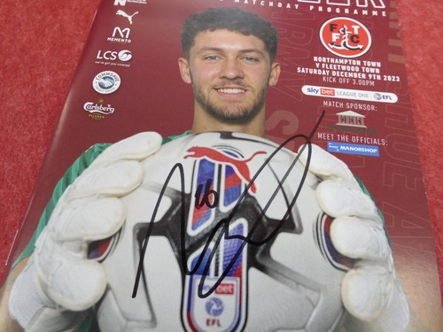 NORTHAMPTON T v FLEETWOOD T | 2023/2024 | L1 | 9 DEZ 2023 | MAX THOMPSON SIGNED - Bild 3 von 3