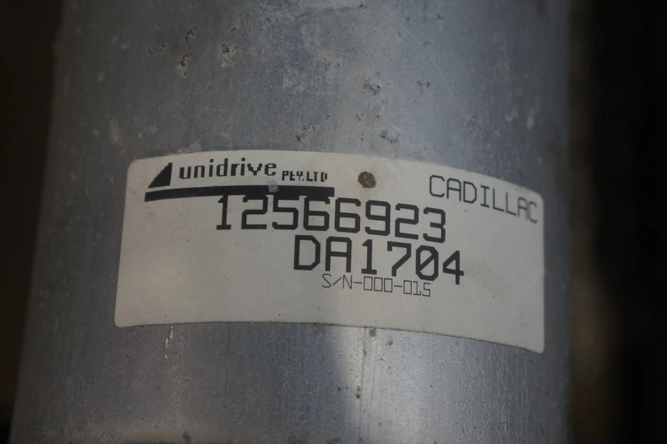 Tubo de par de soporte de línea de transmisión de eje de transmisión de hélice trasero 12566923 Cadillac XLR 04-06 Foto 4 de 4