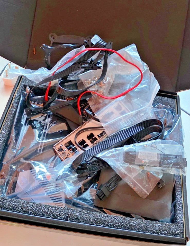 x570 Aorus Master Motherboard + 32GB 3200Mhz & 8GB 2666Mhz DDR4 + Noctua Fans - Image 4 of 4